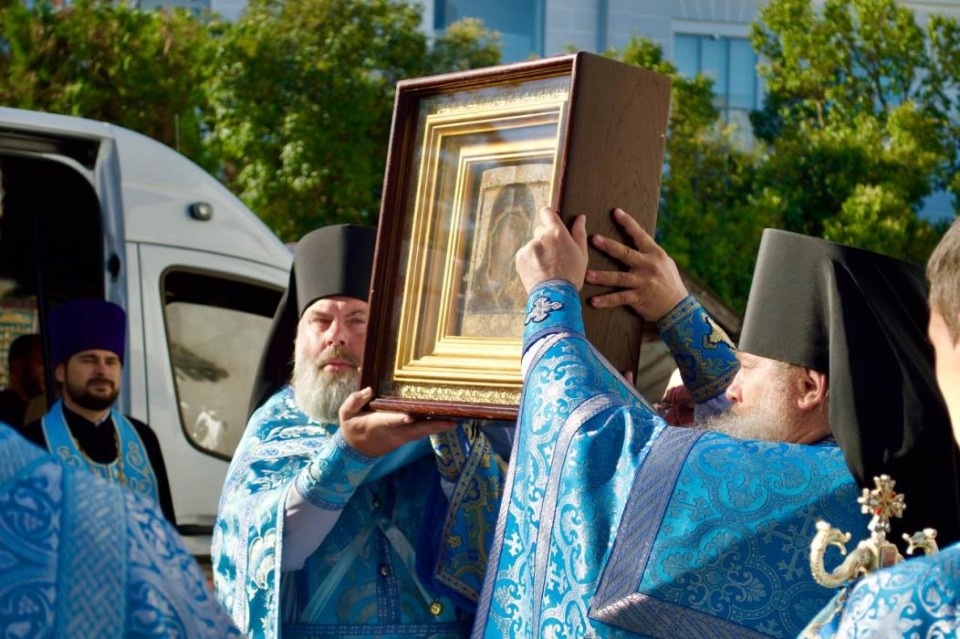 В Троицком соборе в Пскове встретили Казанскую икону Божией Матери