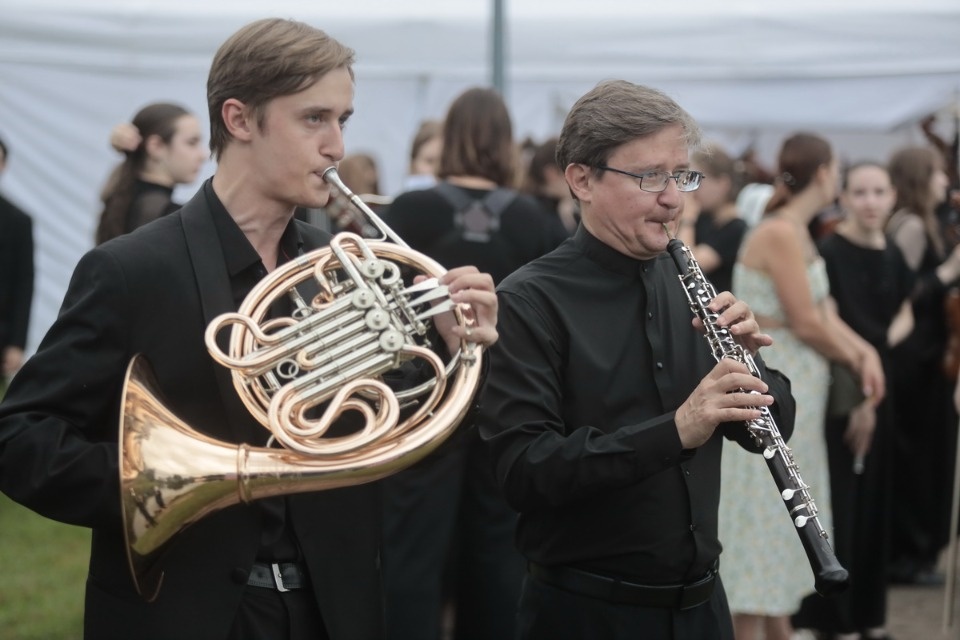 Музыка над водной гладью