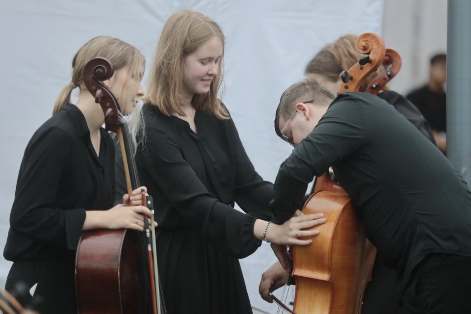 Музыка над водной гладью