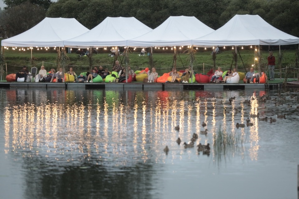 Музыка над водной гладью