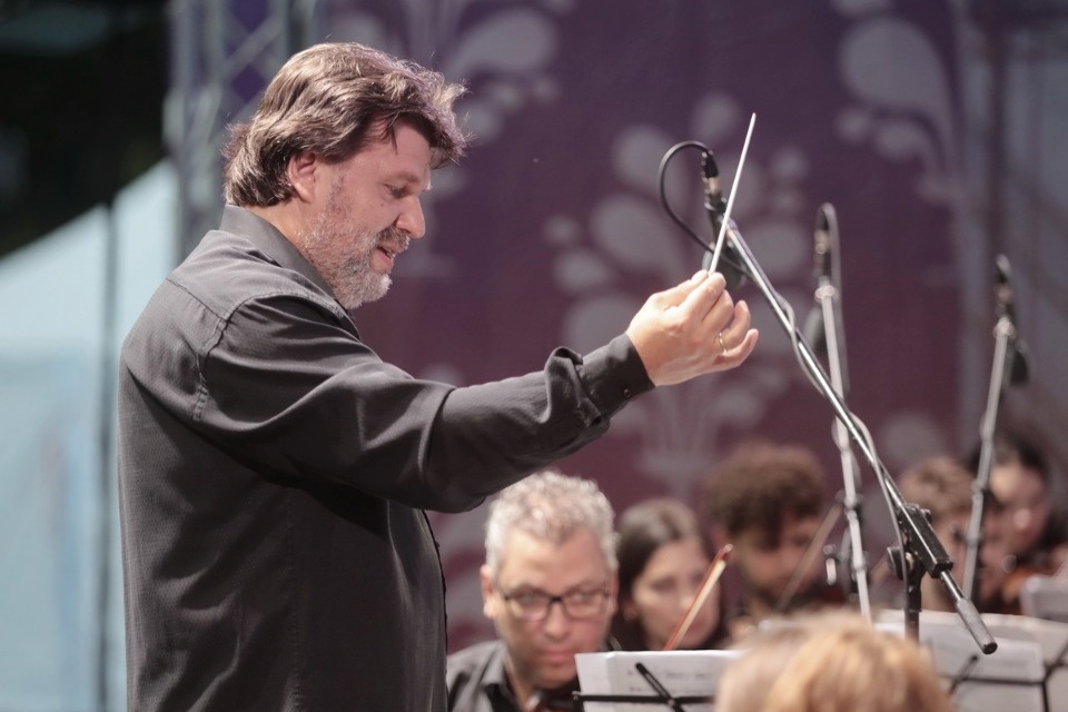 Музыка над водной гладью