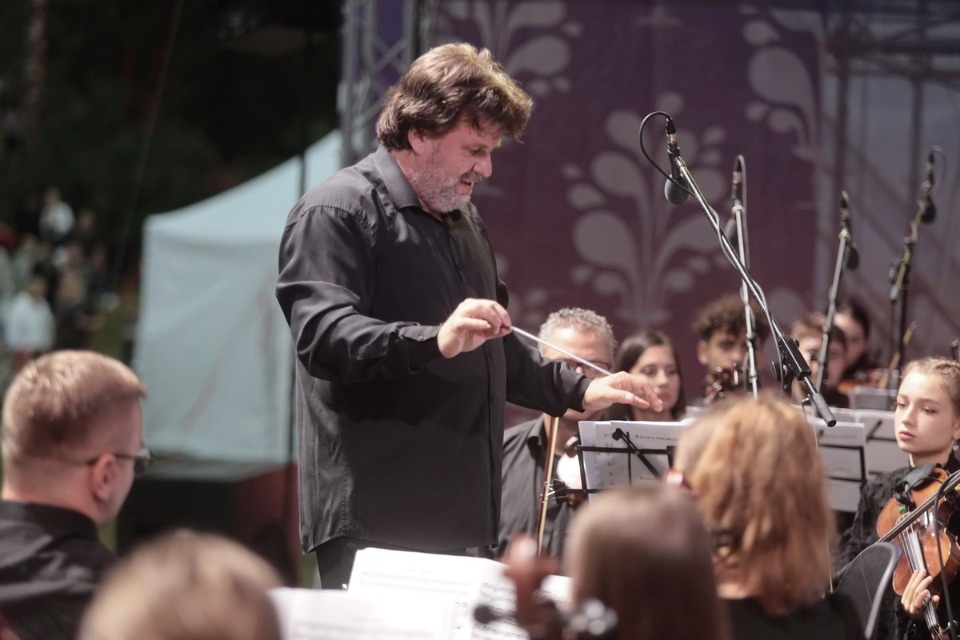 Музыка над водной гладью