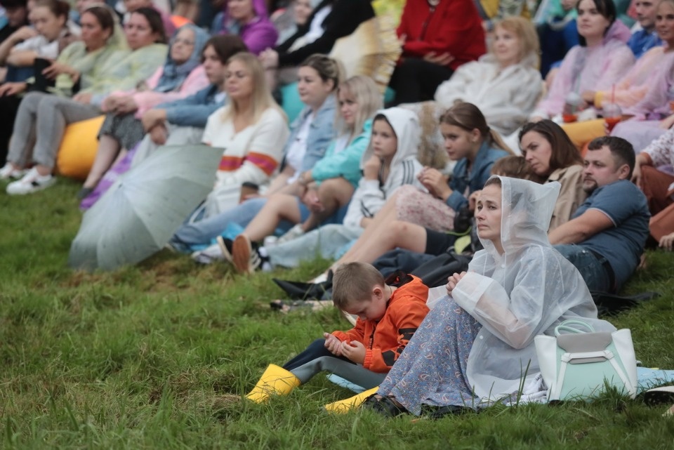 Музыка над водной гладью