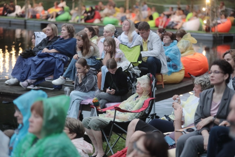 Музыка над водной гладью