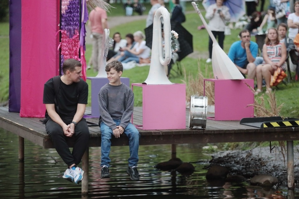 Музыка над водной гладью