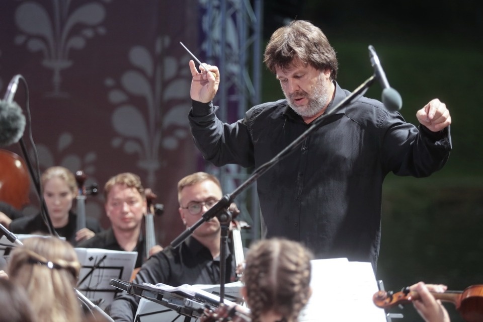 Музыка над водной гладью