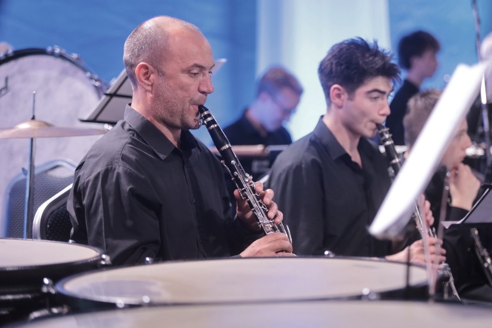 Музыка над водной гладью