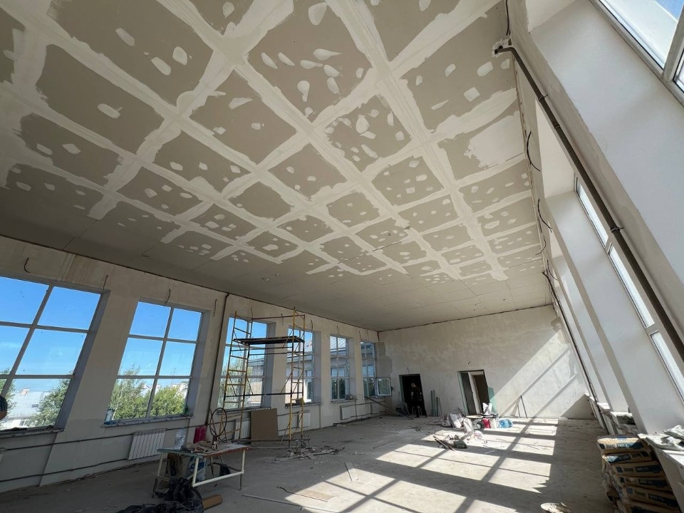 В школах №2 и №23 в Пскове продолжается капитальный ремонт