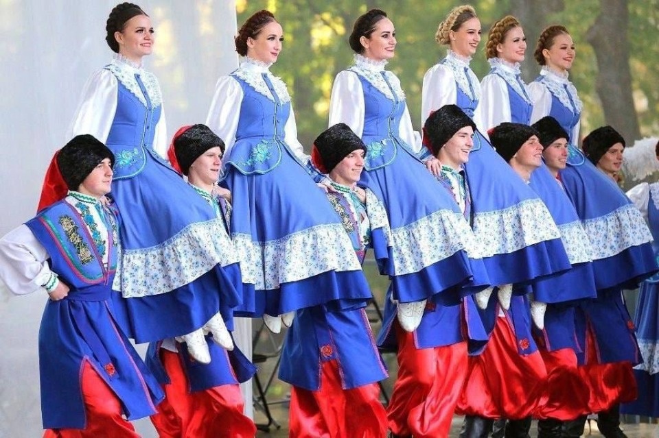 Псковский губернатор: Российский триколор – символ единства нашего многонационального народа