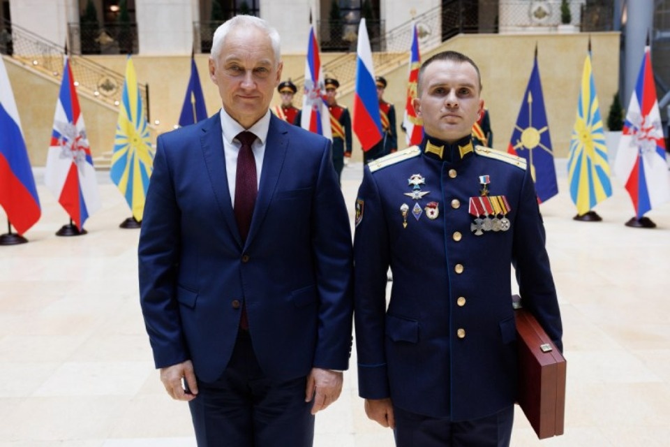 Звание Героя России присвоил псковскому десантнику Владимир Путин