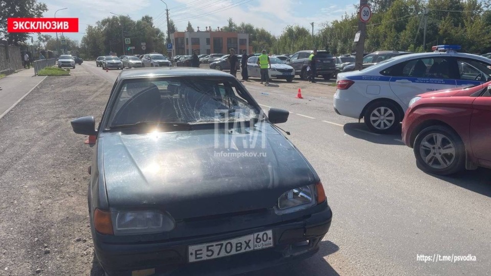 Пешехода госпитализировали в критическом состоянии в результате ДТП в Пскове 