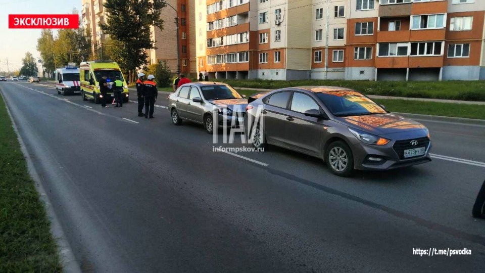 Два человека пострадали в результате аварии в Пскове Два человека пострадали в результате аварии в Пскове