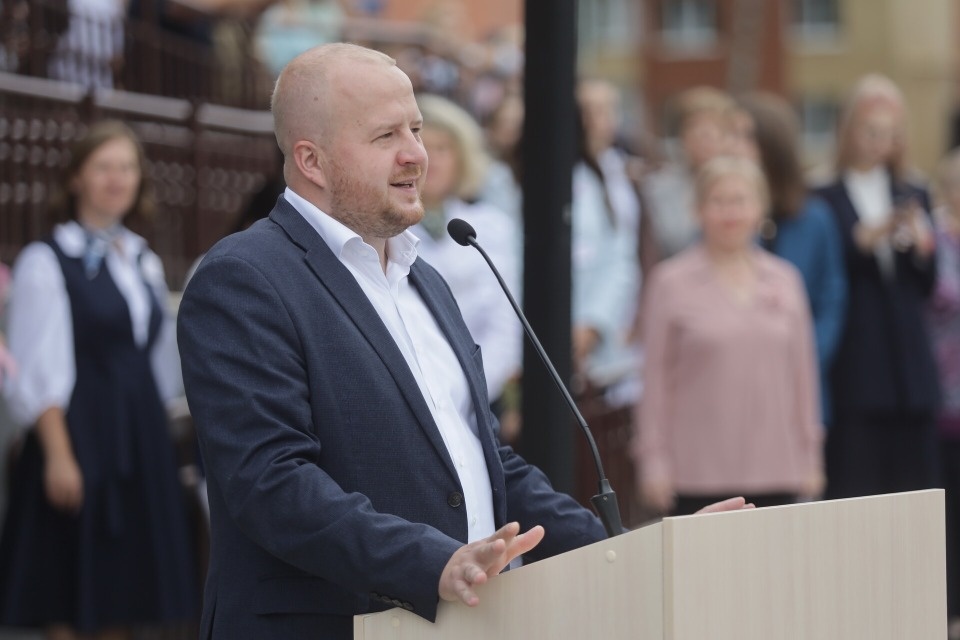 Глава Пскова поздравил школьников, студентов и преподавателей с Днем знаний