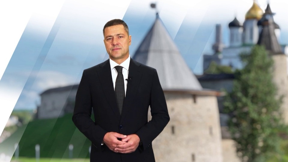 Михаил Ведерников: От всей души желаю нашим школьникам и студентам жажды нового и радости побед