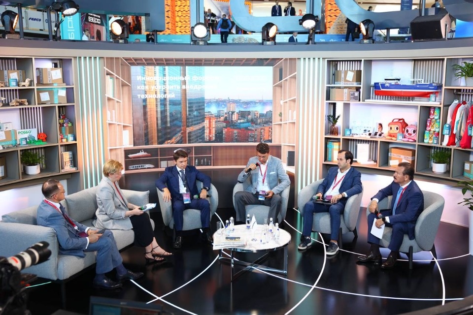 Председатель Совета директоров ГК «Титан» Михаил Сутягинский рассказал в рамках ВЭФ-2024 о развитии федеральных центров компетенций по химии