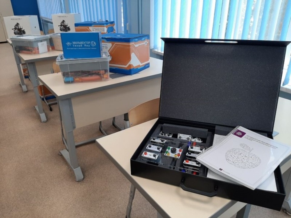 Три новых школьных кванториума откроют в Псковской области