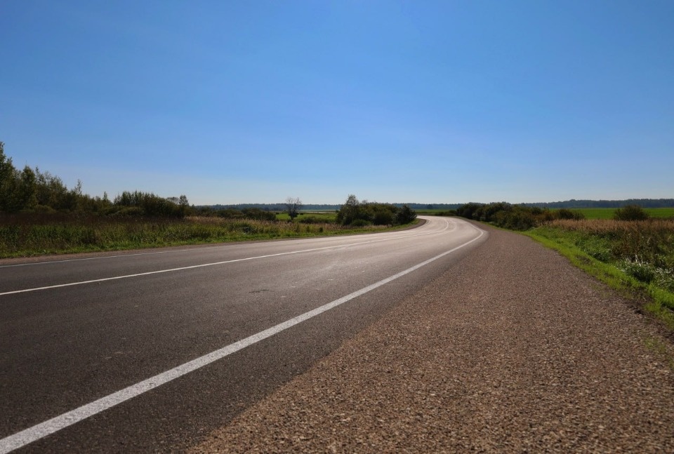 Участок дороги Остров – Новоржев в Островском районе отремонтировали по нацпроекту