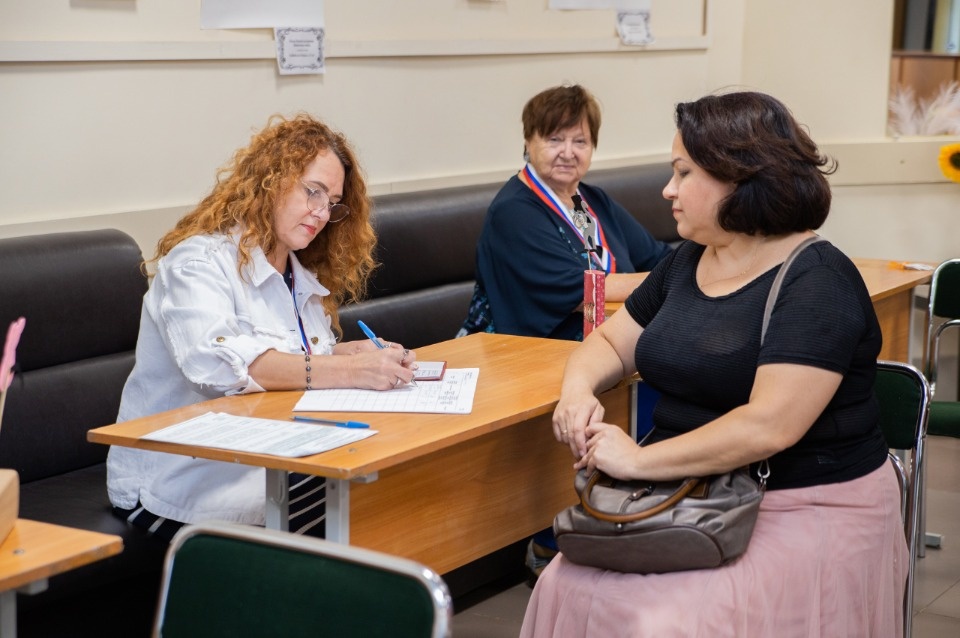 Голосование на муниципальных выборах продолжается в Псковской области