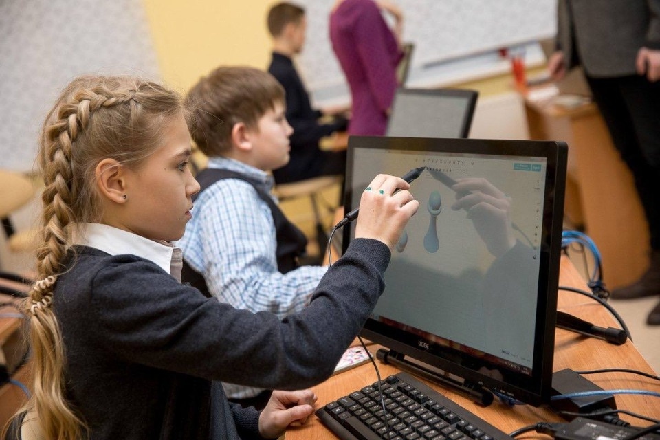 По 50 тысяч рублей будут платить псковским учителям за стобалльников и победителей олимпиад