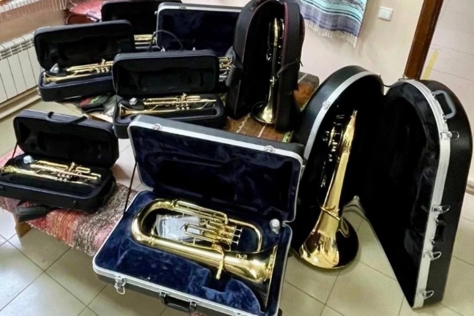 Печорскому районному центру культуры передали 15 духовых музыкальных инструментов Печорскому районному центру культуры передали 15 духовых музыкальных инструментов