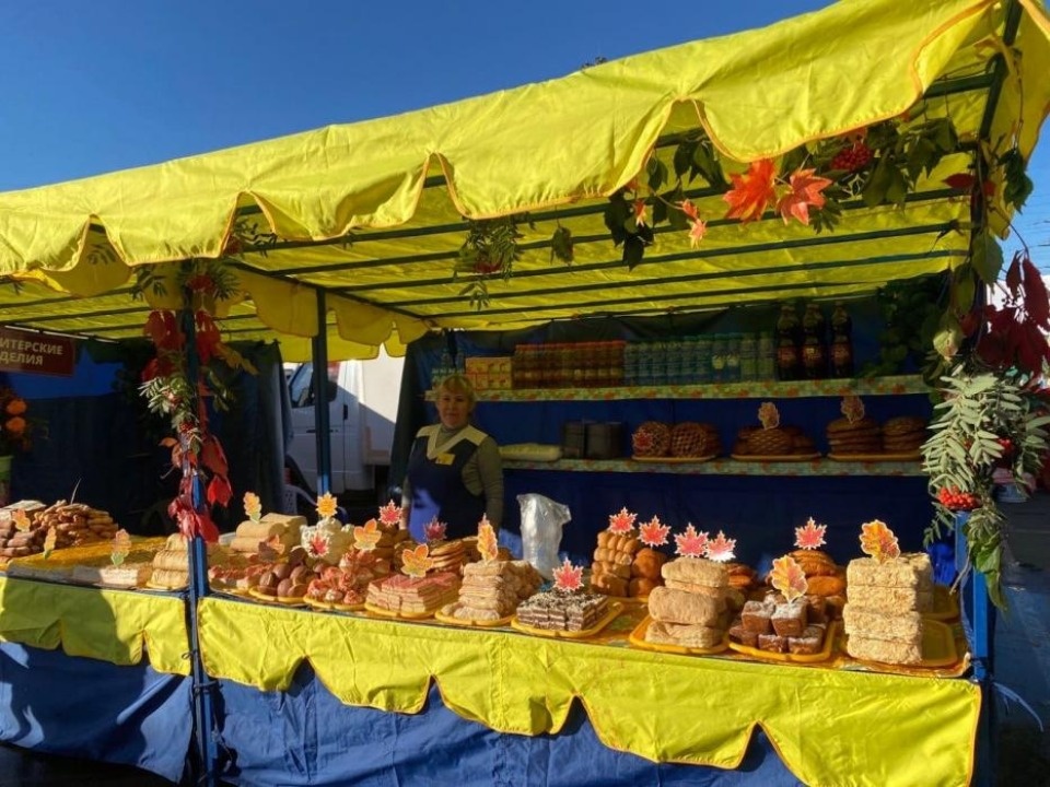 Сельхозярмарка работает в Псковском районе