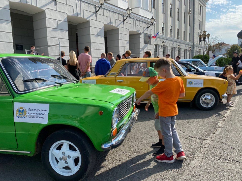 Первое ретроралли «Кубок классик Псков-2024» прошло в Пскове