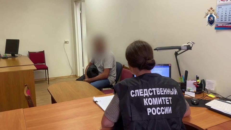 В Печорском районе мужчина пытался дать взятку псковскому таможеннику