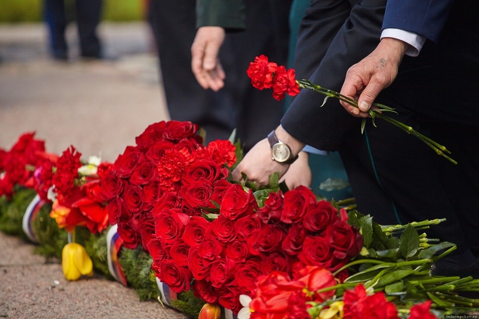 День памяти псковичей, погибших при защите Отечества впервые отмечают в Псковской области