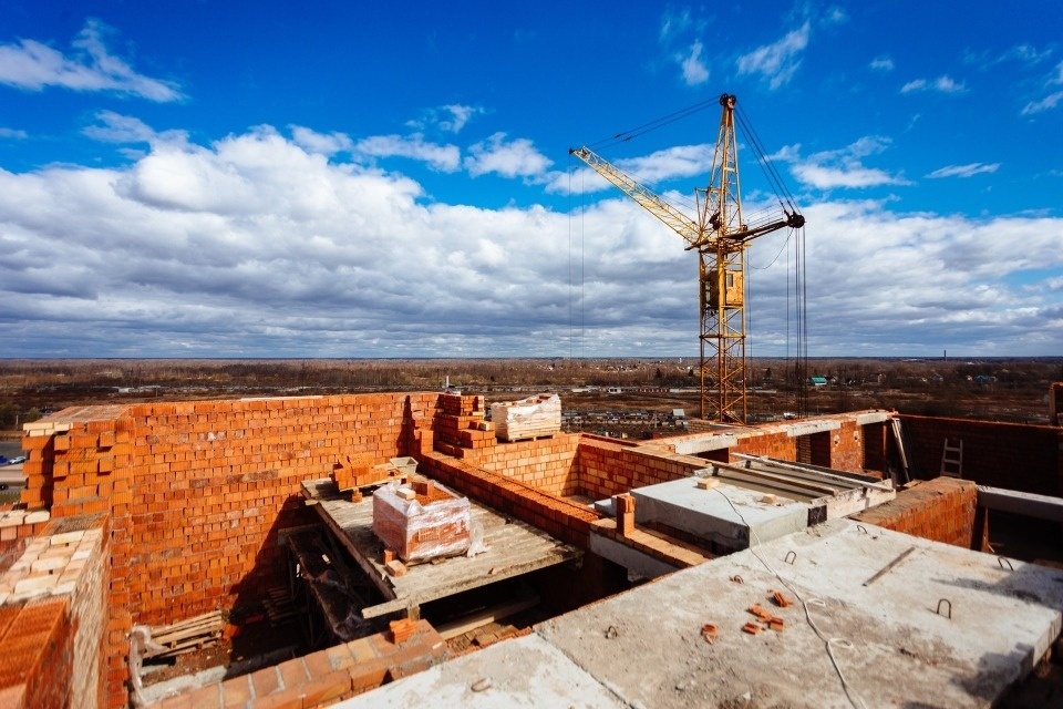 На 80% выполнен годовой план по строительству домов в Псковской области