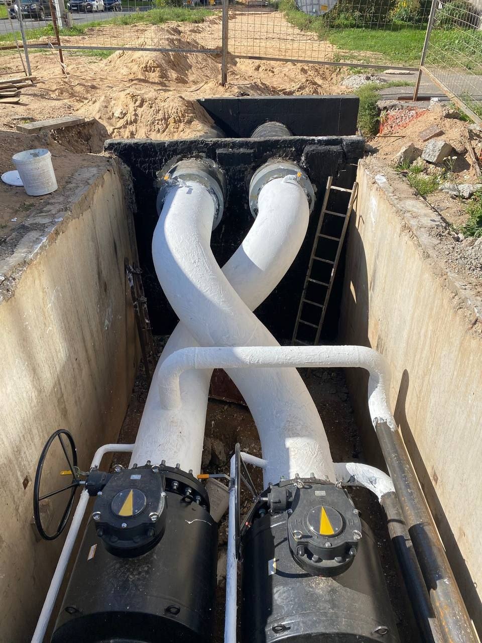 Гидравлические испытания на теплотрассе на Шестака в Пскове завершили раньше срока