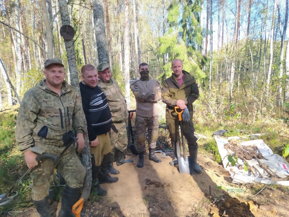 Псковские поисковики обнаружили павшего на Невельской земле солдата и медаль