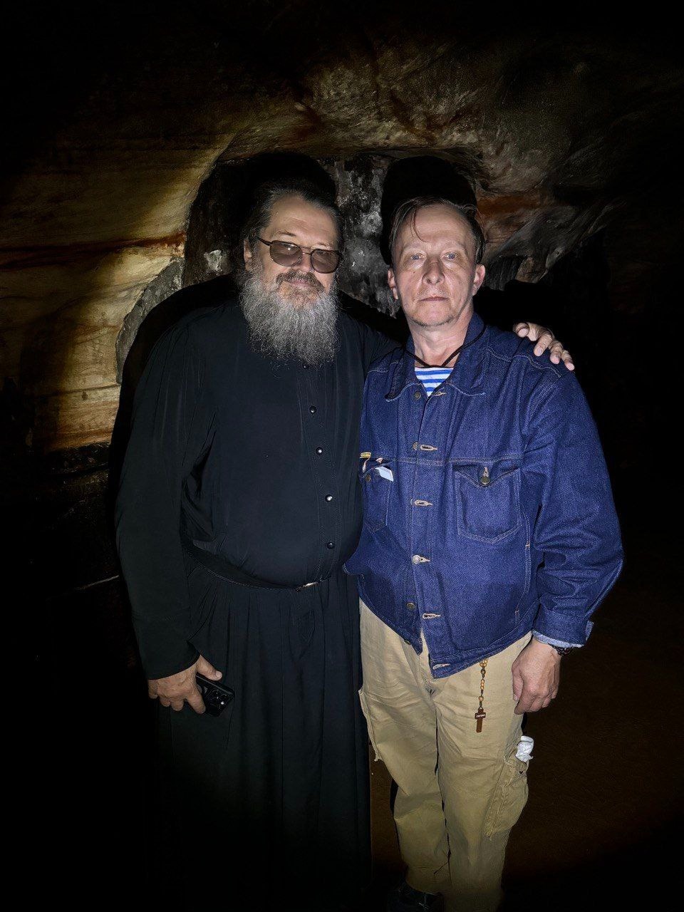 Иван Охлобыстин помолился за бойцов спецоперации в пещерах Псково-Печерского монастыря