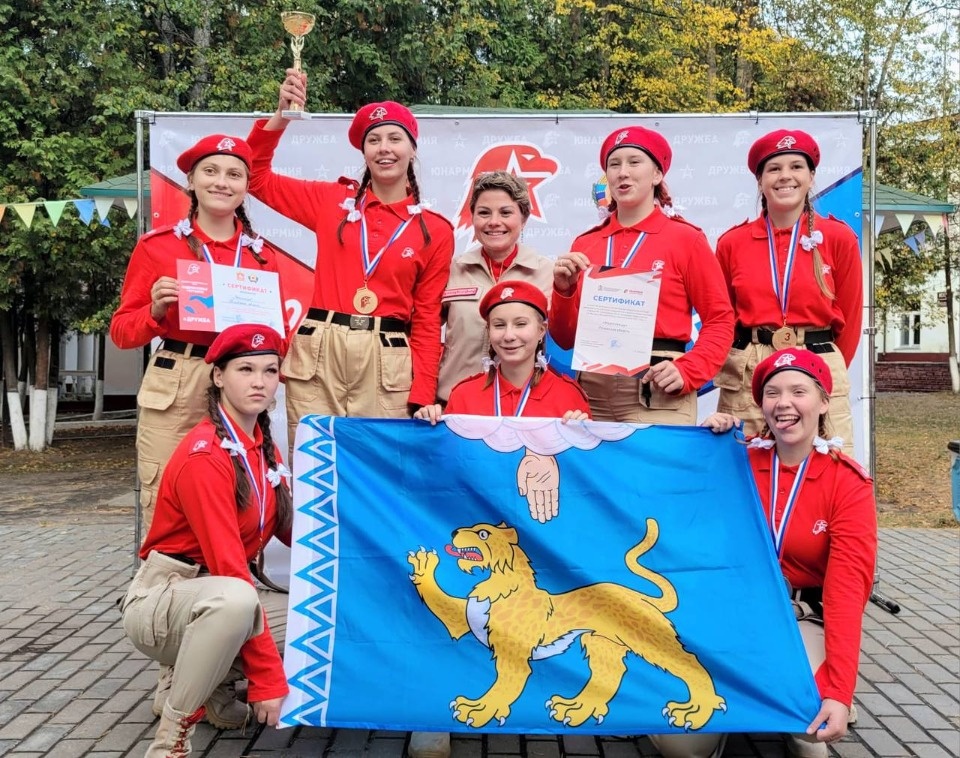 Псковские юнармейцы стали третьими на первых военно-патриотических играх «Девушки в погонах» Псковские юнармейцы стали третьими на первых военно-патриотических играх «Девушки в погонах»