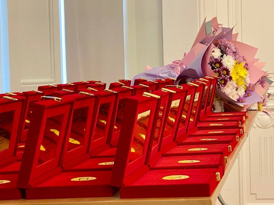 Борис Елкин вручил медали псковским семьям, прожившим в браке полвека