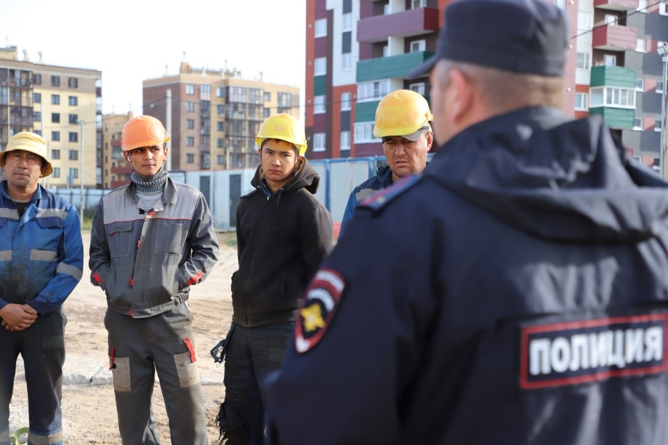 В Псковской области полицейские выявили свыше десяти нелегалов