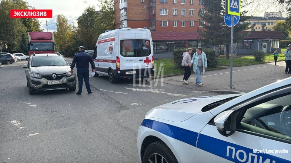 Пенсионерку доставили в больницу после наезда иномарки в Пскове Пенсионерку доставили в больницу после наезда иномарки в Пскове