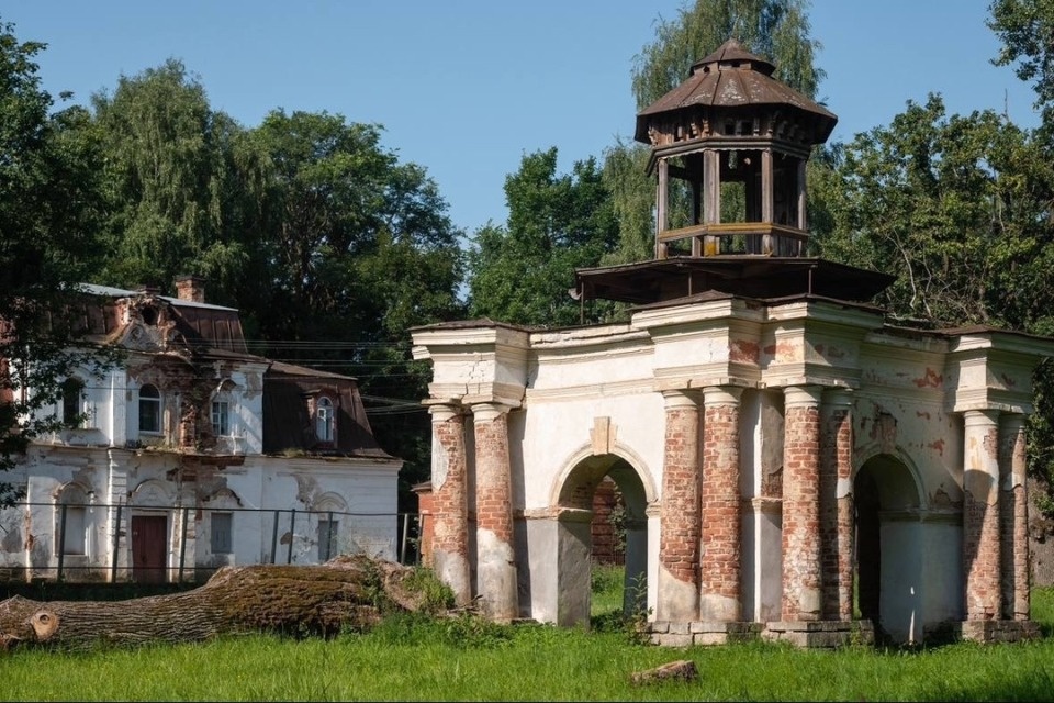 Усадьбу Строганова начали восстанавливать в Псковской области Усадьбу Строганова начали восстанавливать в Псковской области
