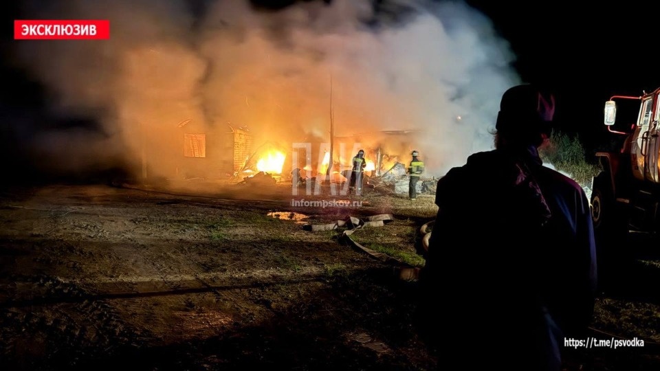 В Псковской районе у Крыпецкого монастыря сгорели семь келий