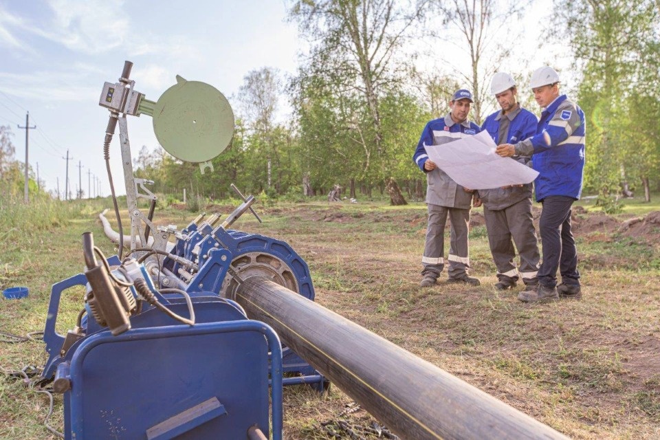 В Псковской области началось строительство газопровода в поселке Пушкинские Горы