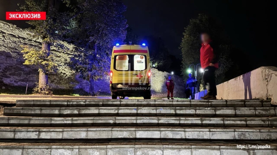 В Пскове мужчину госпитализировали в критическом состоянии после падения с Ольгинского моста В Пскове мужчину госпитализировали в критическом состоянии после падения с Ольгинского моста