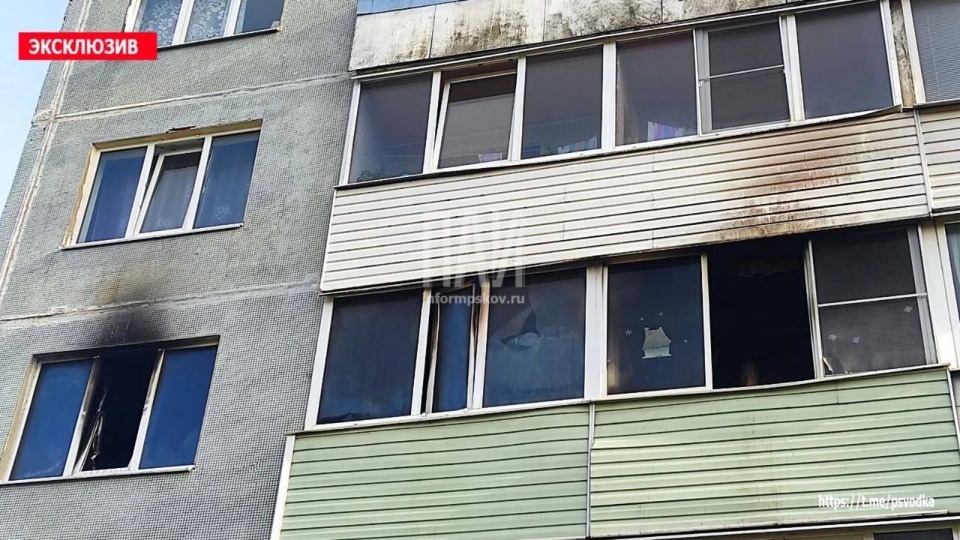 В сгоревшей квартире многоэтажки в Дедовичах обнаружили тело подростка В сгоревшей квартире многоэтажки в Дедовичах обнаружили тело подростка