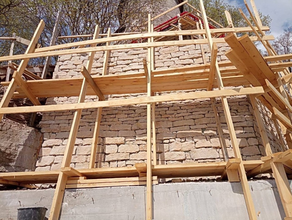 В Пскове благоустроили береговую часть Снетогорского монастыря В Пскове благоустроили береговую часть Снетогорского монастыря