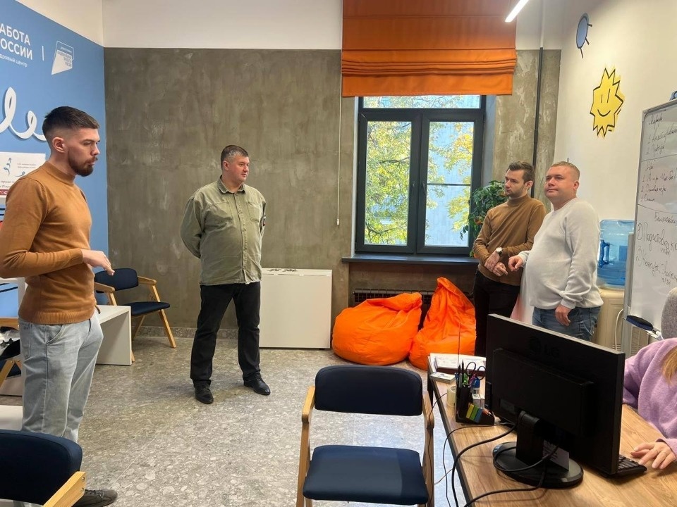 Специалисты профобъединения посетили Молодёжный кадровый центр и Дом молодёжи региона
