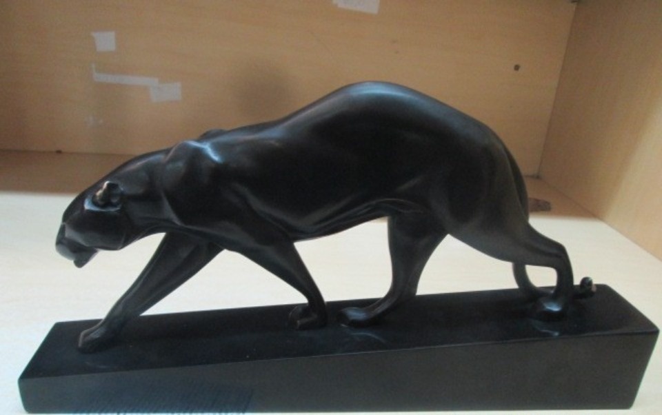 Дальнобойщик пытался ввезти в Россию через Псковскую область статуэтку за 2,2 млн рублей