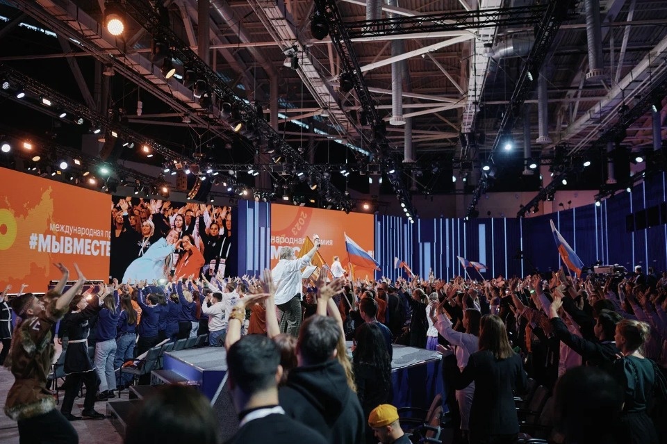 Псковичи могут проголосовать за финалистов премии #Мывместе