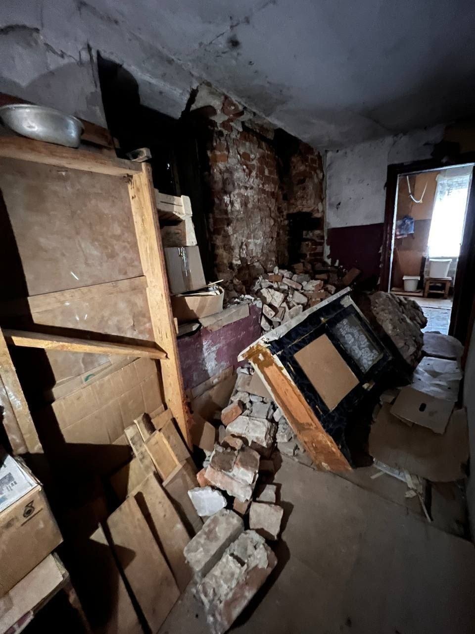 Глава Гдовского района взял на контроль аварийную ситуацию с состоянием дома купца Сабанцева Глава Гдовского района взял на контроль аварийную ситуацию с состоянием дома купца Сабанцева