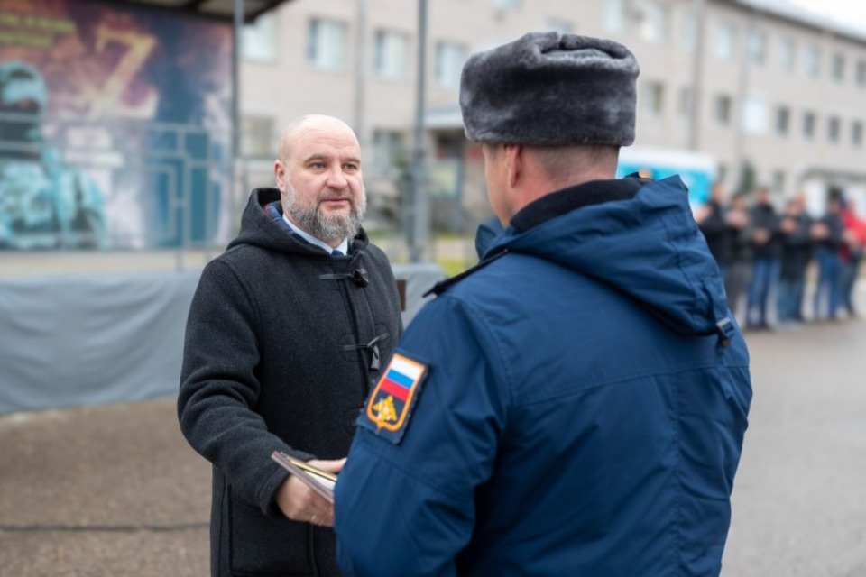 Бойцам псковского спецназа вручили региональные награды