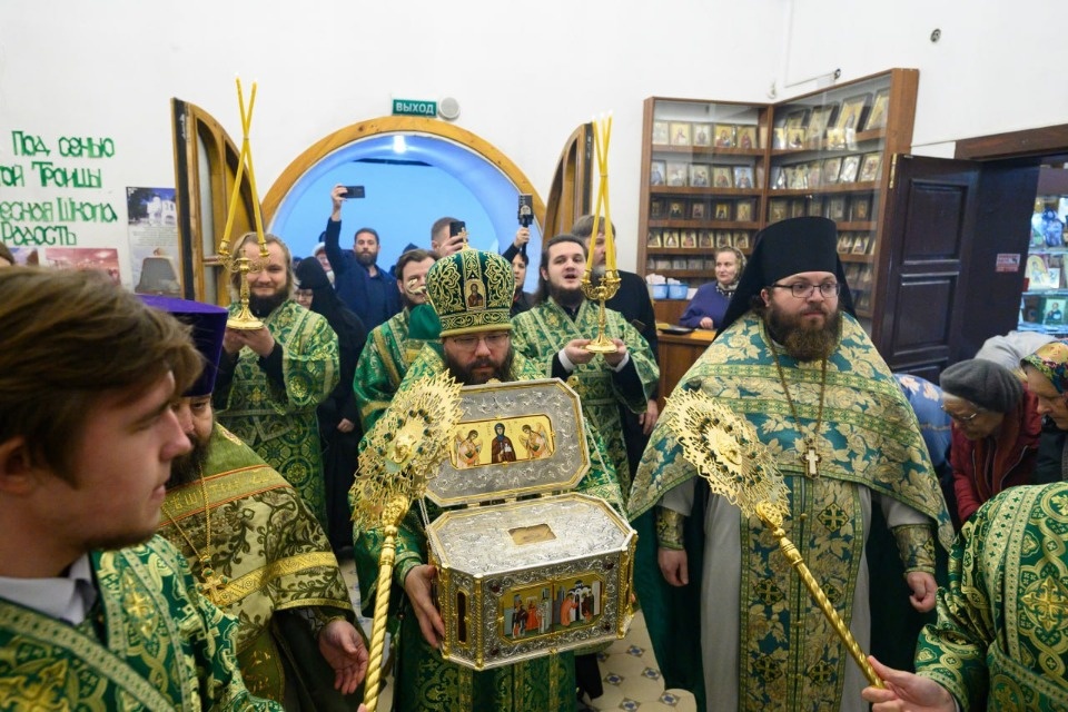 В Троицком соборе Пскова встретили мощи святой преподобной Евфросинии Полоцкой