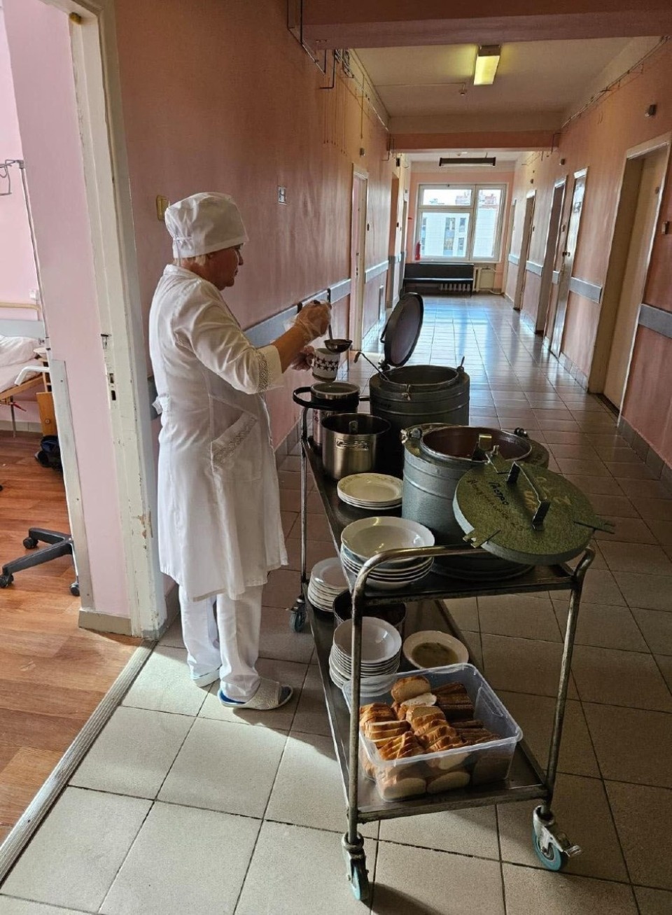 Пищеблок ремонтируют в филиале областной больницы в Пскове Пищеблок ремонтируют в филиале областной больницы в Пскове