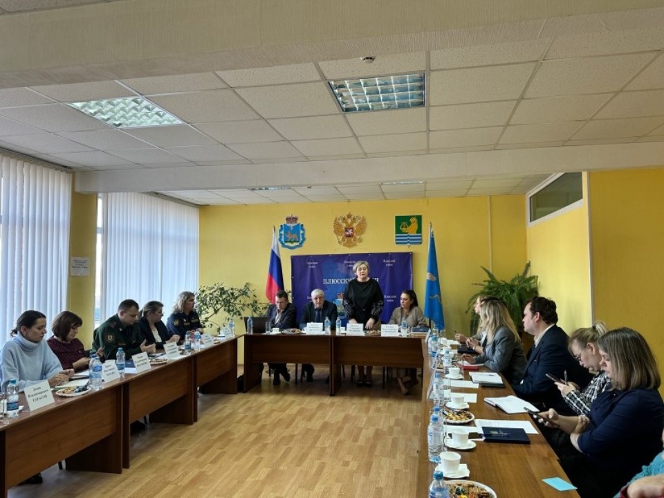 Псковский сенатор Наумец встретился с семьями участников СВО Псковский сенатор Наумец встретился с семьями участников СВО